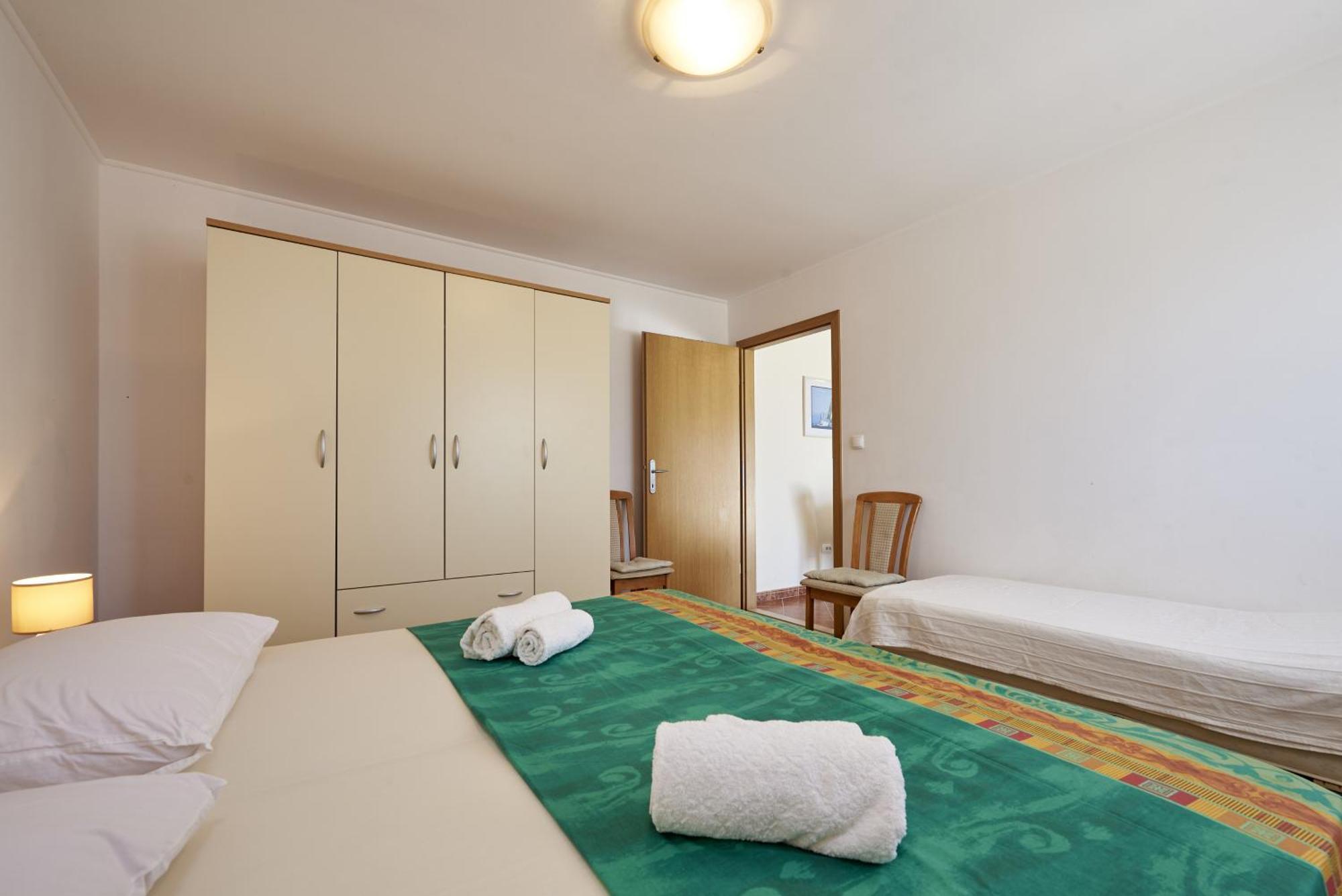 Apartments By The Sea Slatine, Ciovo - 15504 Phòng bức ảnh